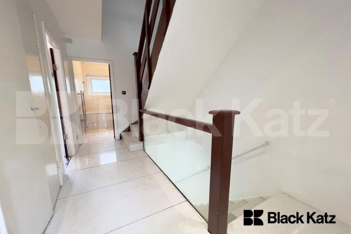 Superb 4 Bed with over 2050 Sq. Ft. of living & entertaining space Rockwell Gardens , Dulwich / Crystal Palace / Gipsy Hill Borders